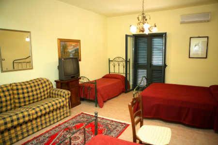 Quadruple Room with Private Bathroom