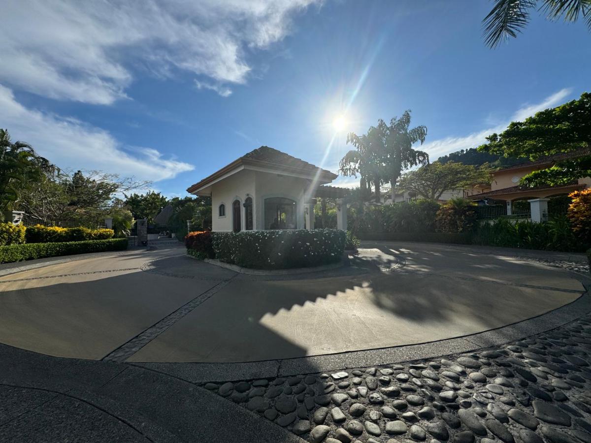 Luxury Condo at Los Sueños Resort & Marina - B&B Mona