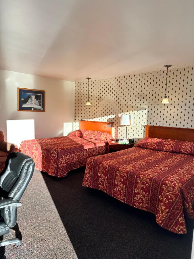 Standard Queen Room with Two Queen Beds