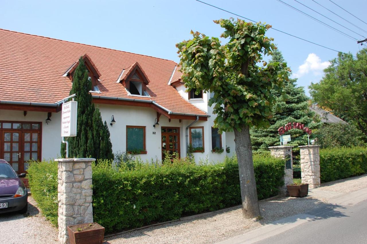 B&B Balatongyörök - Emil porta - Bed and Breakfast Balatongyörök