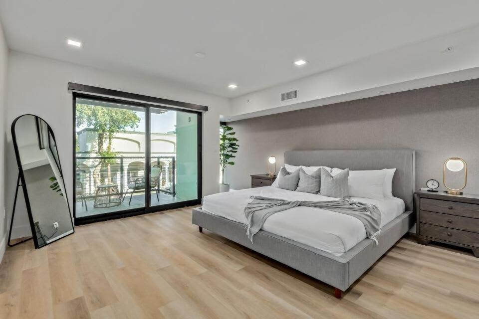 LUX at Craftsman - Heart of Old Town Studio 2 - B&B