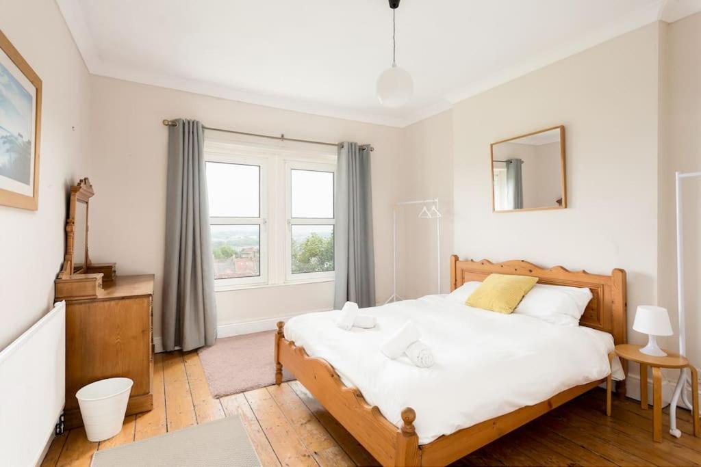 Large 2 story penthouse apartment, impressive views - B&B