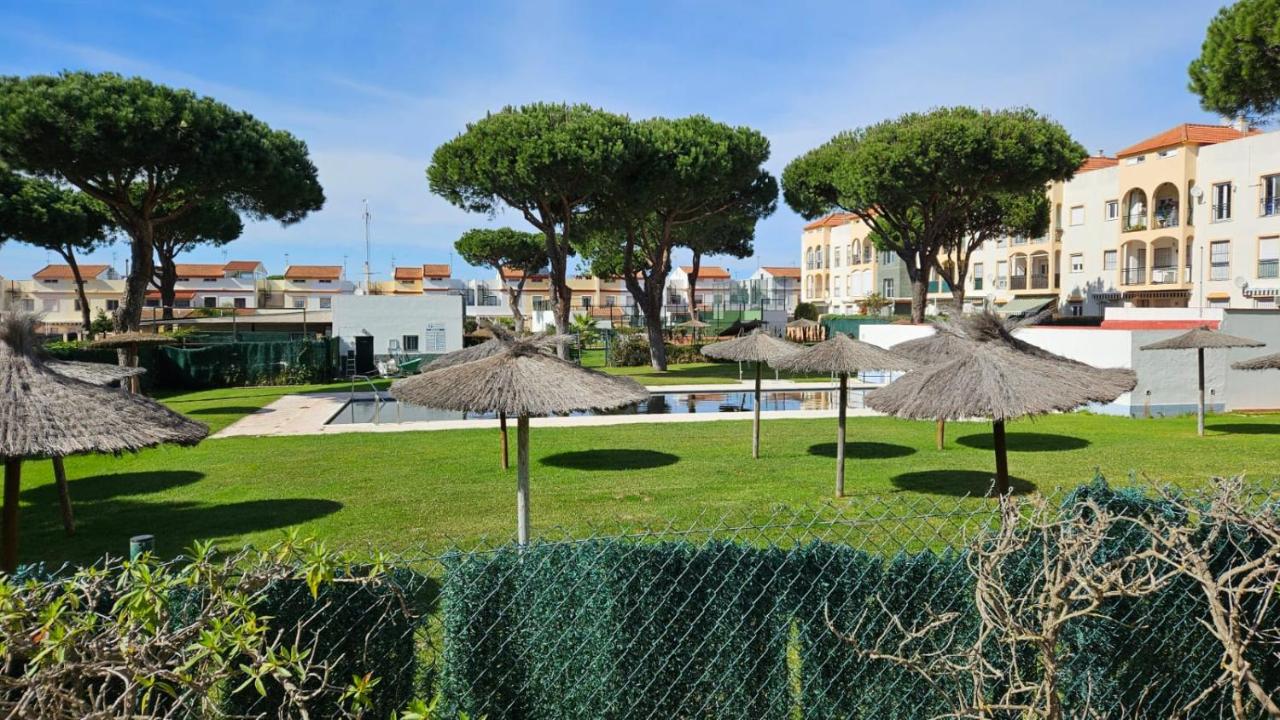 Apartamento con piscina cerca de la playa - B&B Mazagón