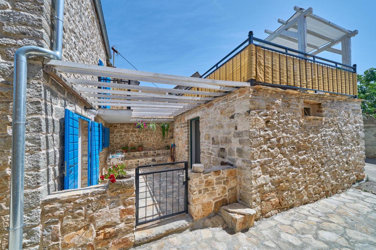 Holiday house MIA - Bed and Breakfast Donje Selo na Šolti