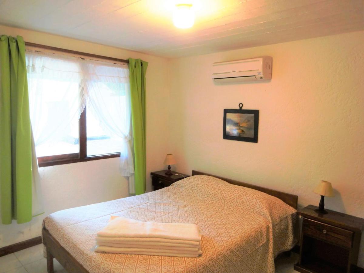Bungalow (6 Adults)