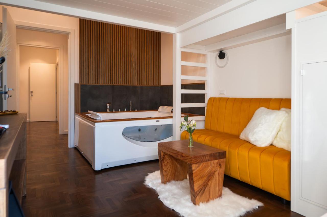 Deluxe Suite with Spa Bath