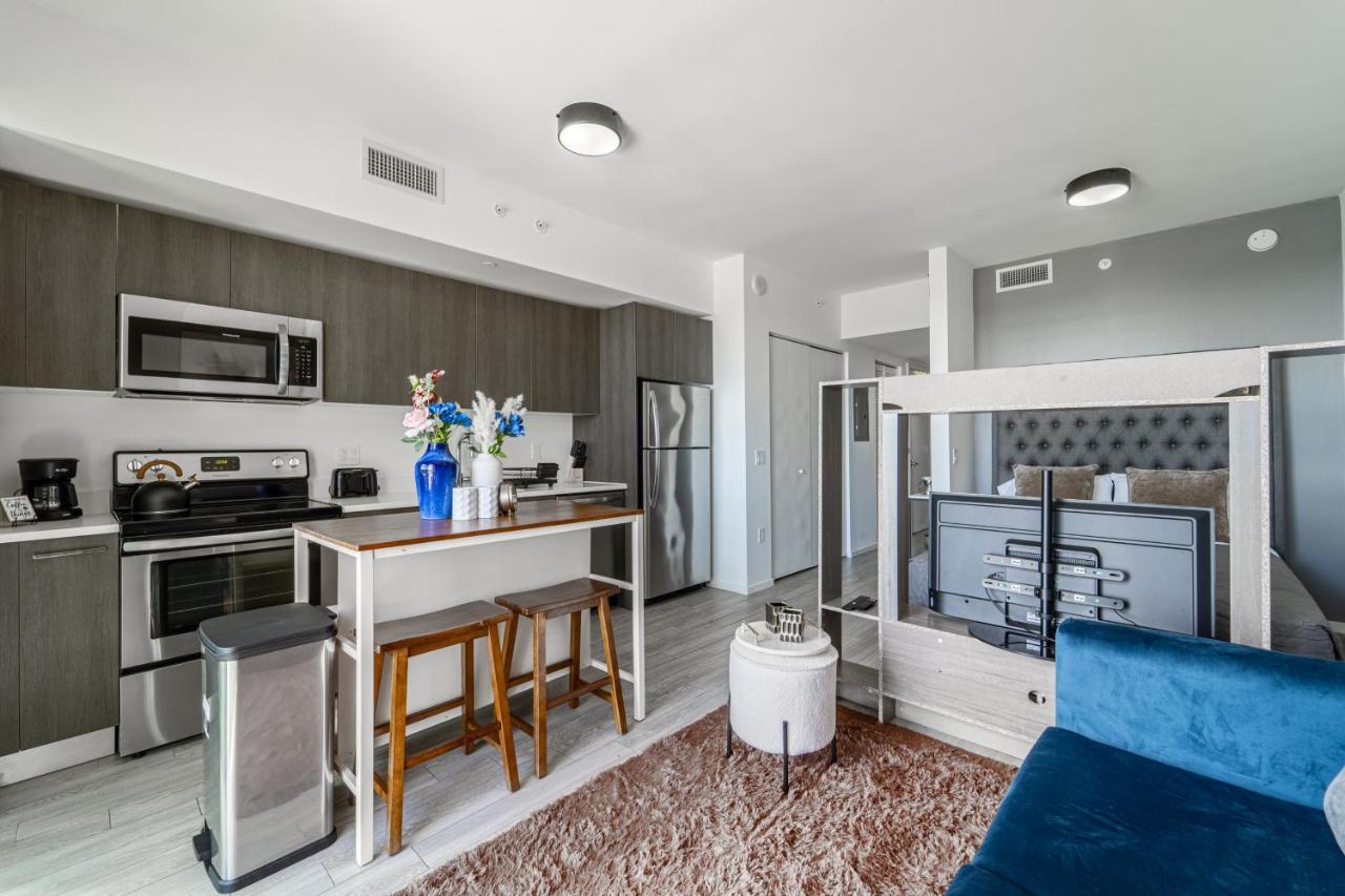 B&B Miami - Devereaux Miami Luxury One-Bedroom and Studios - Bed and Breakfast Miami