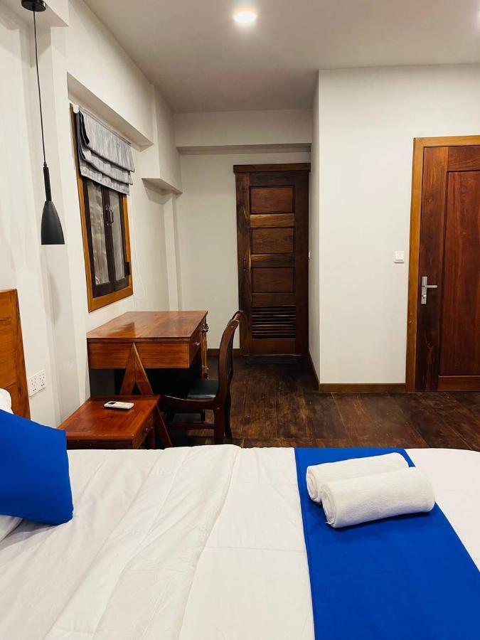 Deluxe King Suite