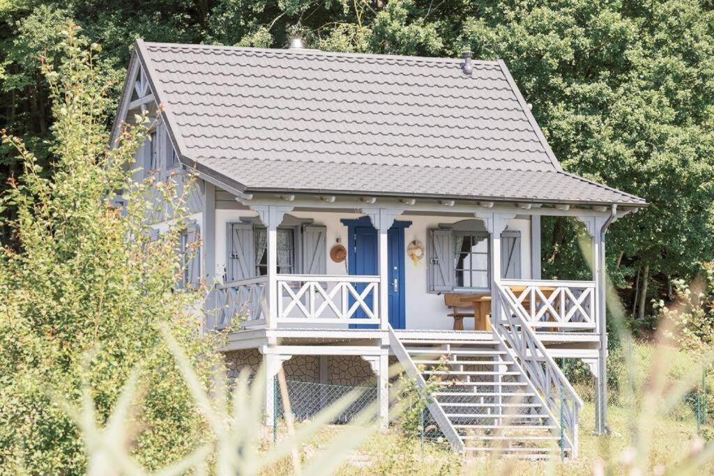 Domki pod Kapeluszem kolo Wiezycy nad jeziorem Patulskim z opcja balii,na Kaszubach,rowery,duży taras,hamak - B&B