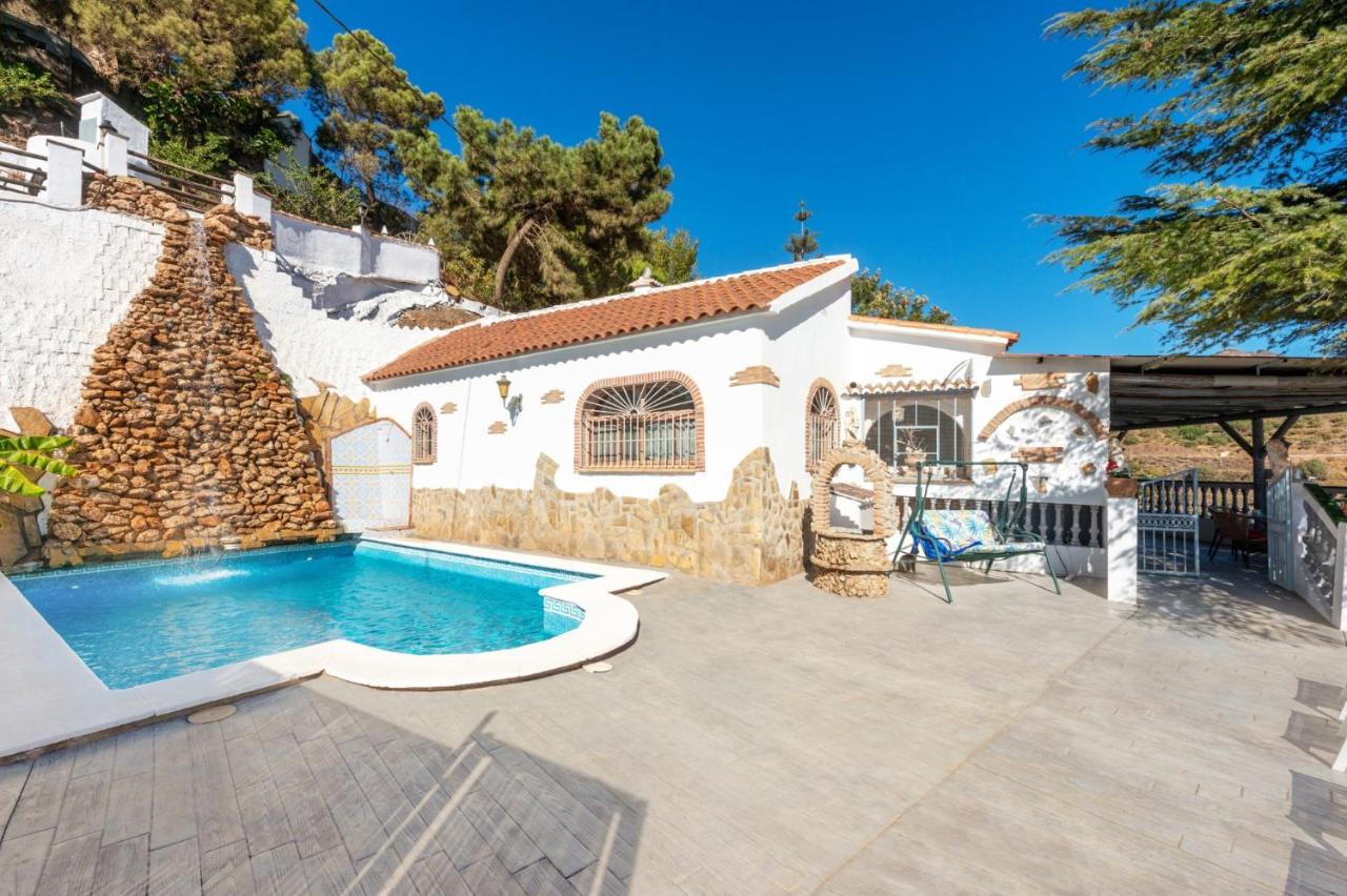 Villa Las Palomas con piscina privada by At Home Costa del Sol - B&B Torrox