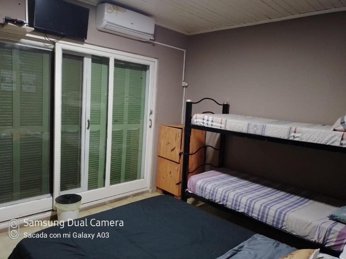 Basic Driepersoonskamer met Gedeelde Badkamer