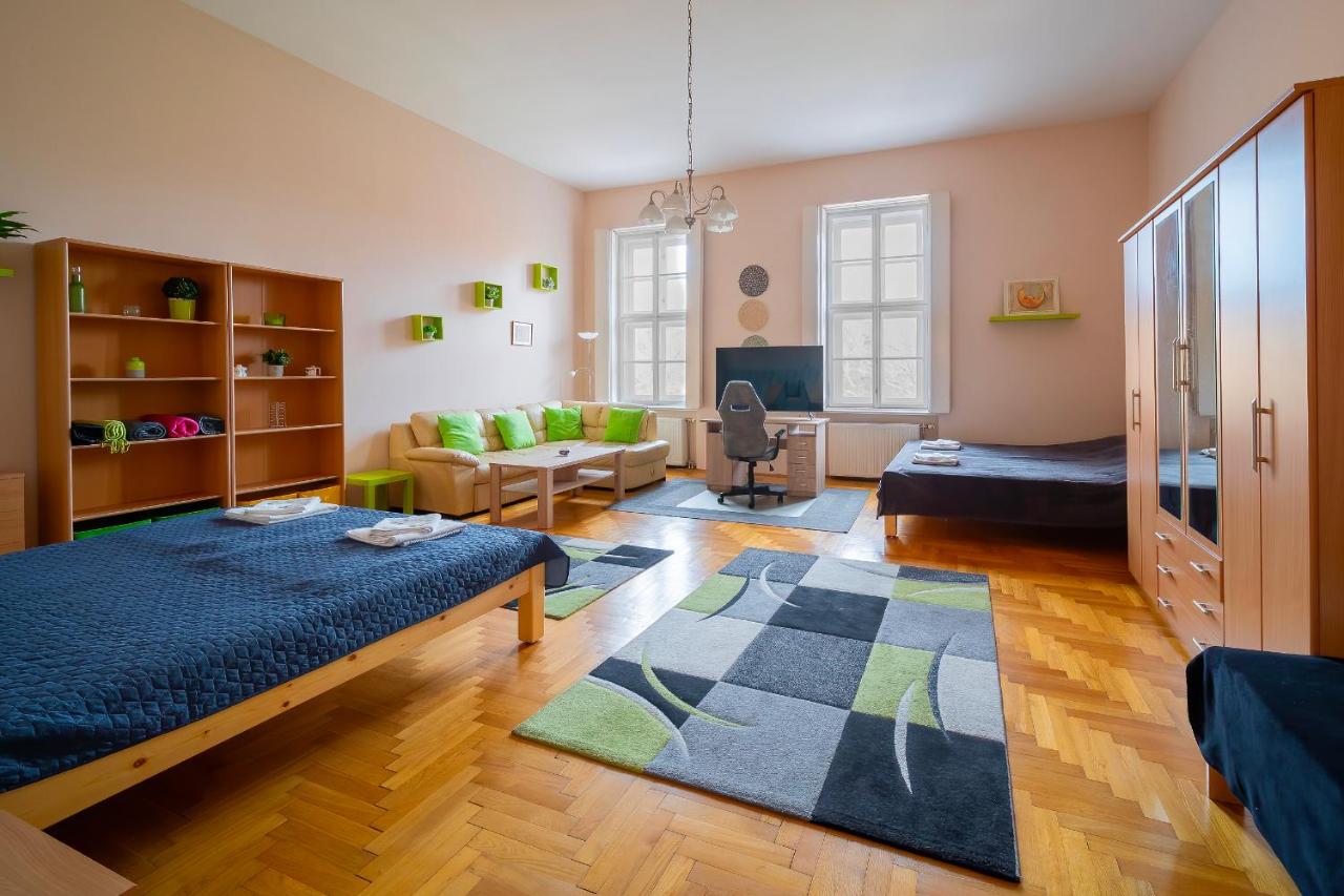 Tomka Apartman - B&B