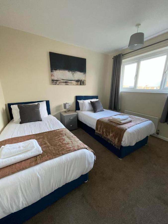 B&B Barnsley - Stunning 3 bedrooms house with Garden and Free Parking - Bed and Breakfast Barnsley