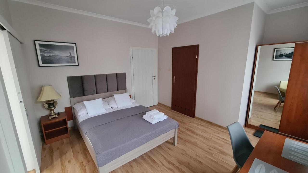 Dreibettzimmer mit Meerblick