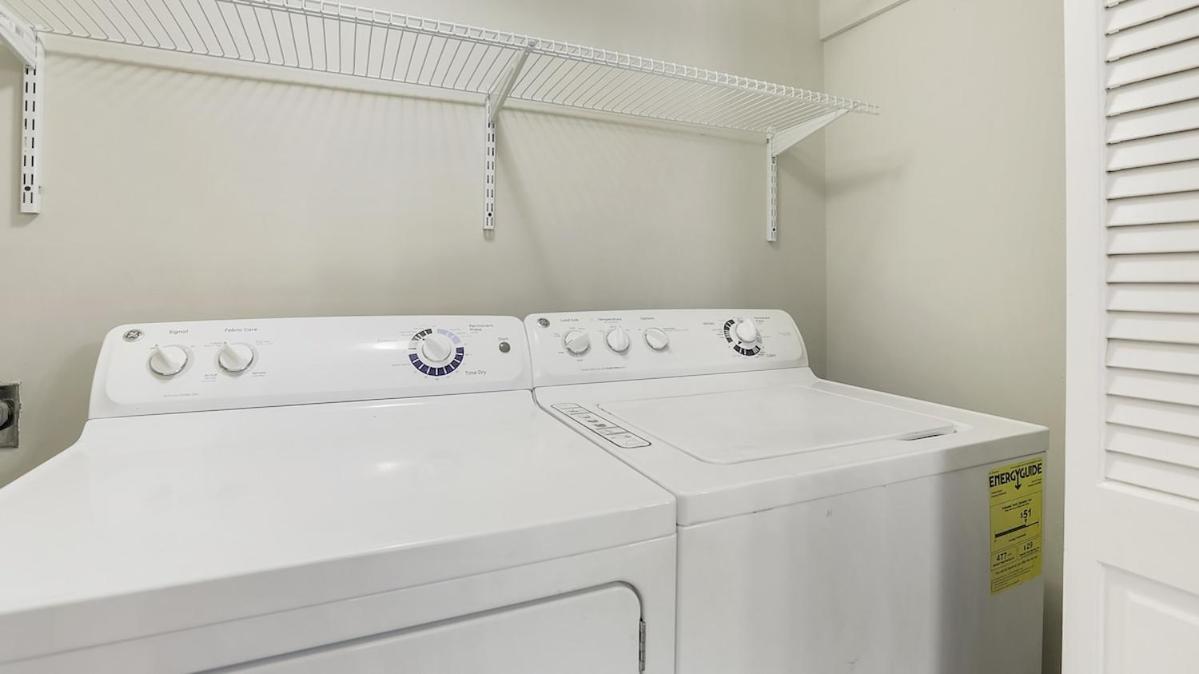 Penthouse Loft- Balcony Over Downtown Statesboro - B&B