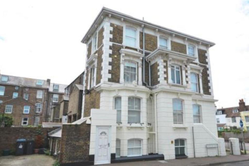 Beautiful Victorian Coastal Holiday Home - B&B