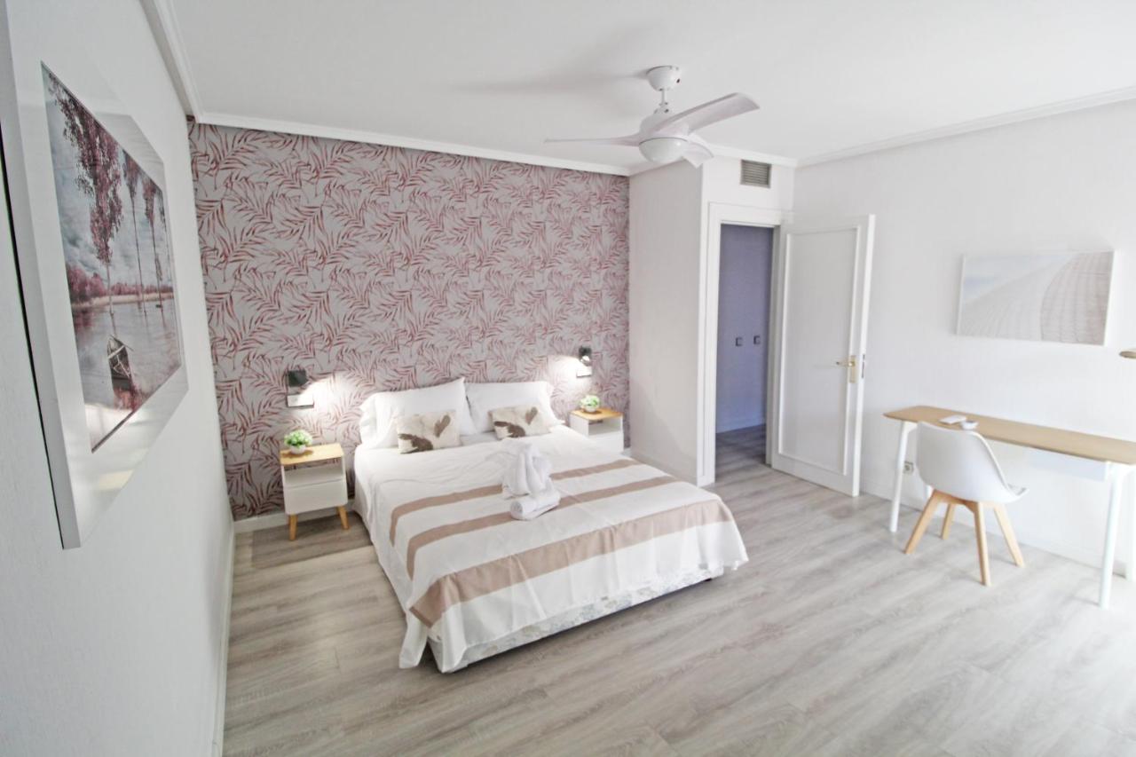 Castle views. Terrace. Design style. AC. Wifi. Refurbished. Supercentric. - B&B