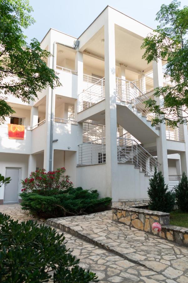 Mile Starigrad - Book your next cozy vacation - B&B
