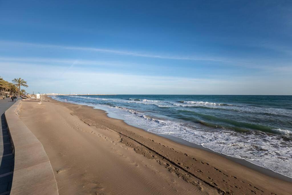 Casa cerca de playa con piscina privada - B&B Calafell