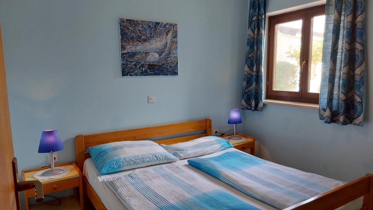 Appartamento con 2 Camere da Letto, Terrazza e Vista Giardino