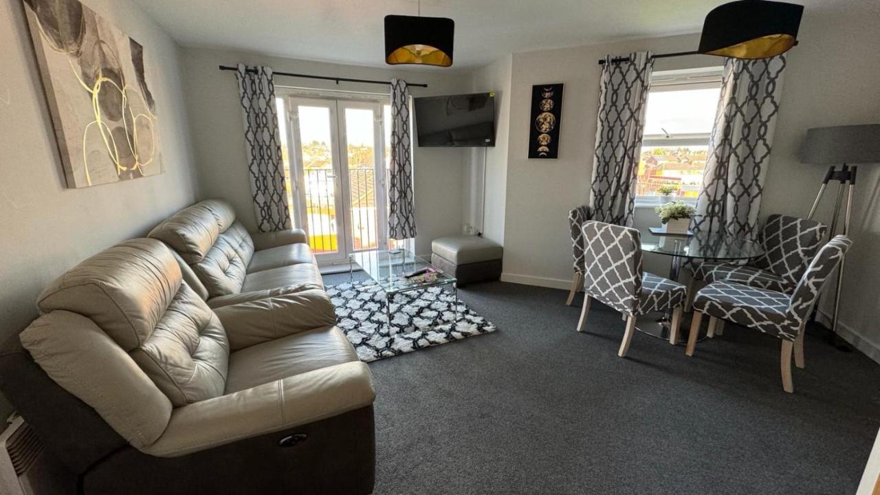B&B Shevington - Spacious 1 Bedroom Apartment In Wigan - Bed and Breakfast Shevington