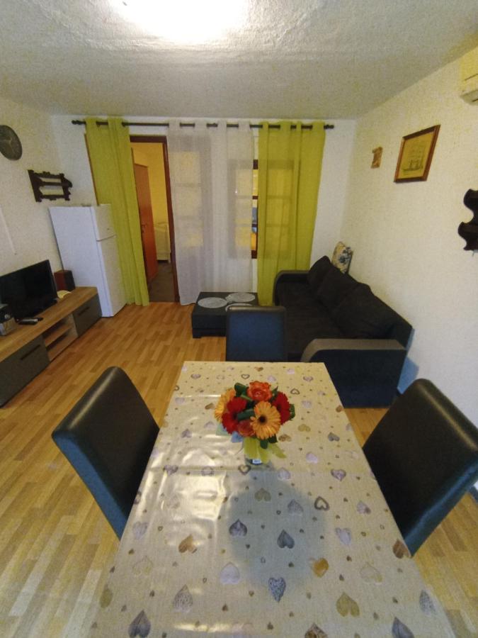 B&B Kotor - Apartments Villa Marta - Begovic - Bed and Breakfast Kotor