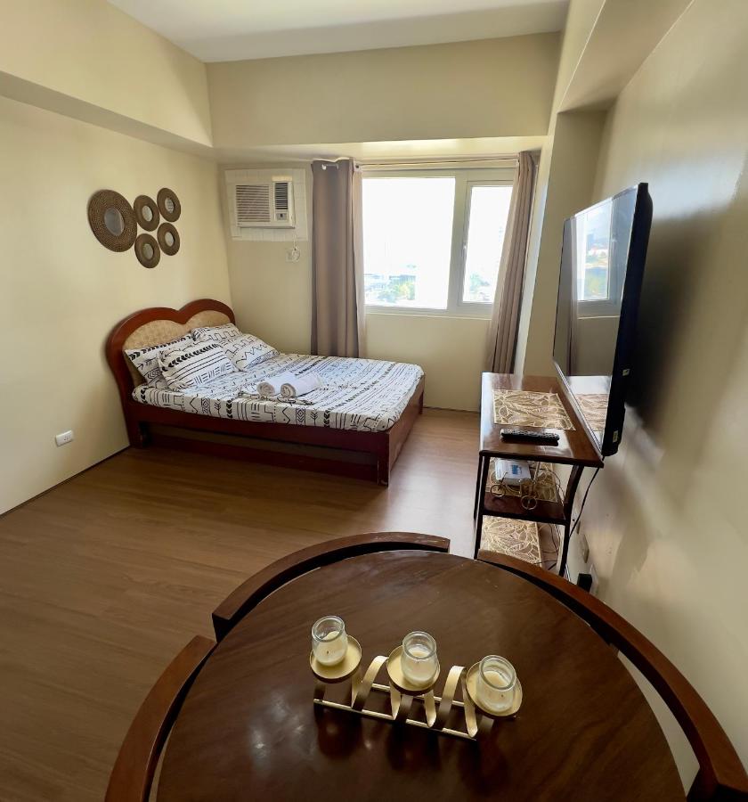 B&B Davao City - Condo near Ateneo and Royal Mandaya - Bed and Breakfast Davao City