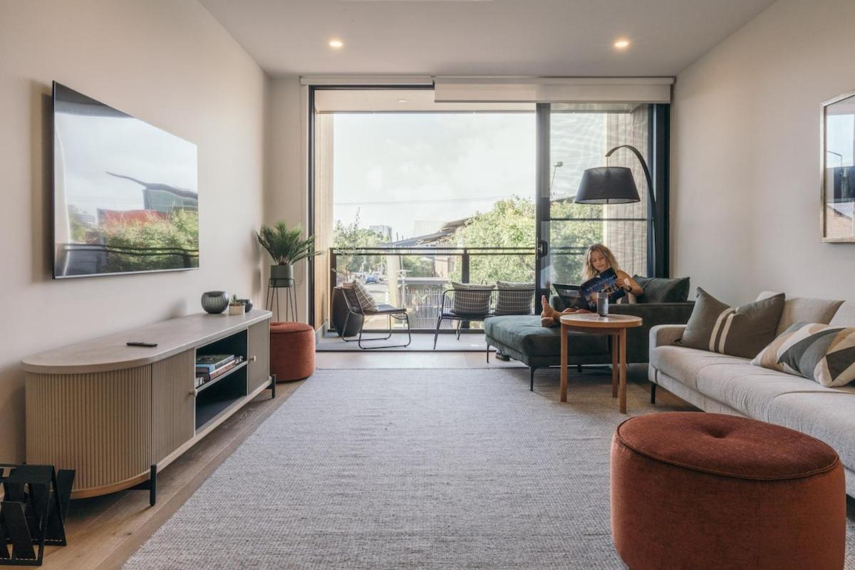 B&B Adelaide - Lusso - Rooftop Views 3BR 3BTH 4 Level Townhouse - Bed and Breakfast Adelaide
