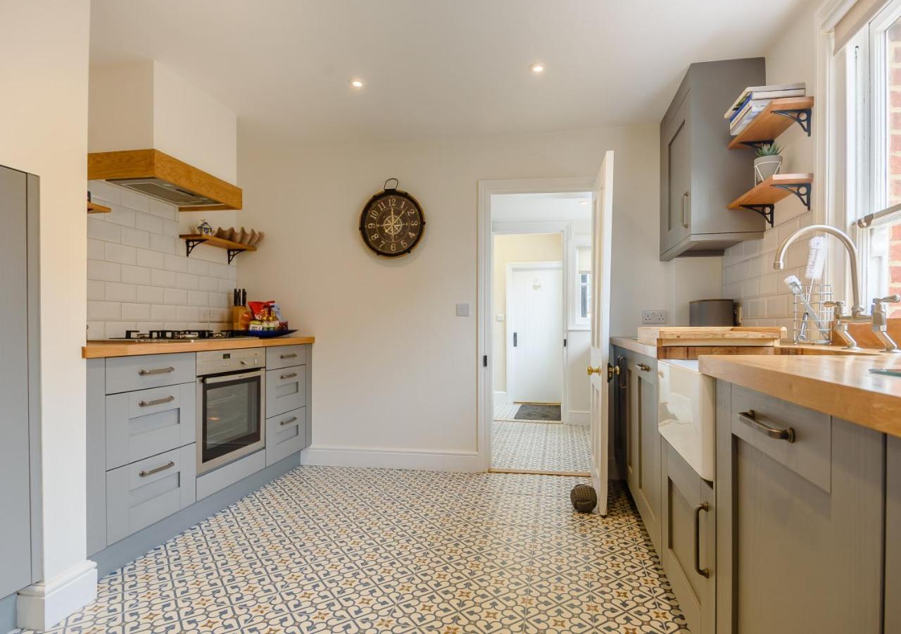 Salisbury House - Bed and Breakfast