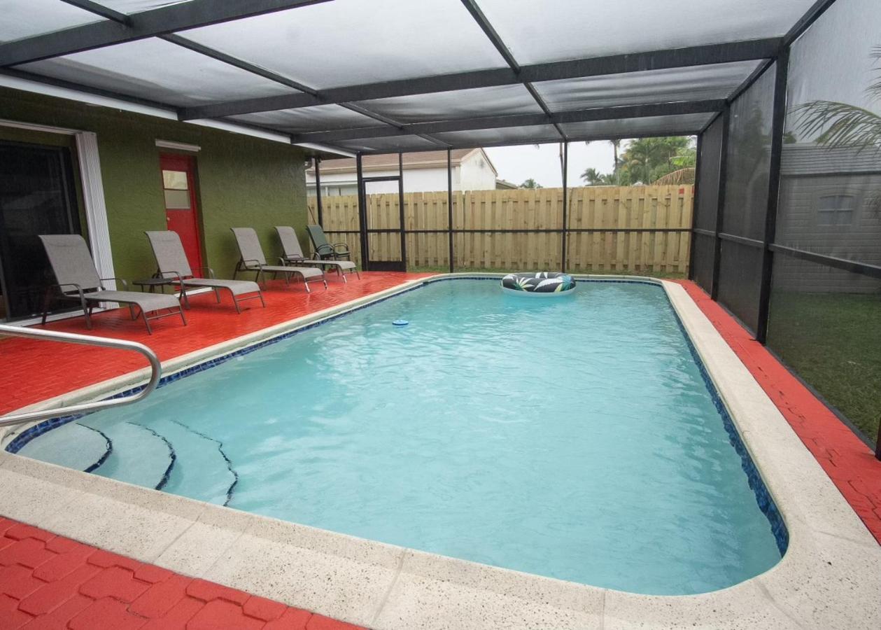 Sunrise 3 bed @ sawgrass mills - B&B