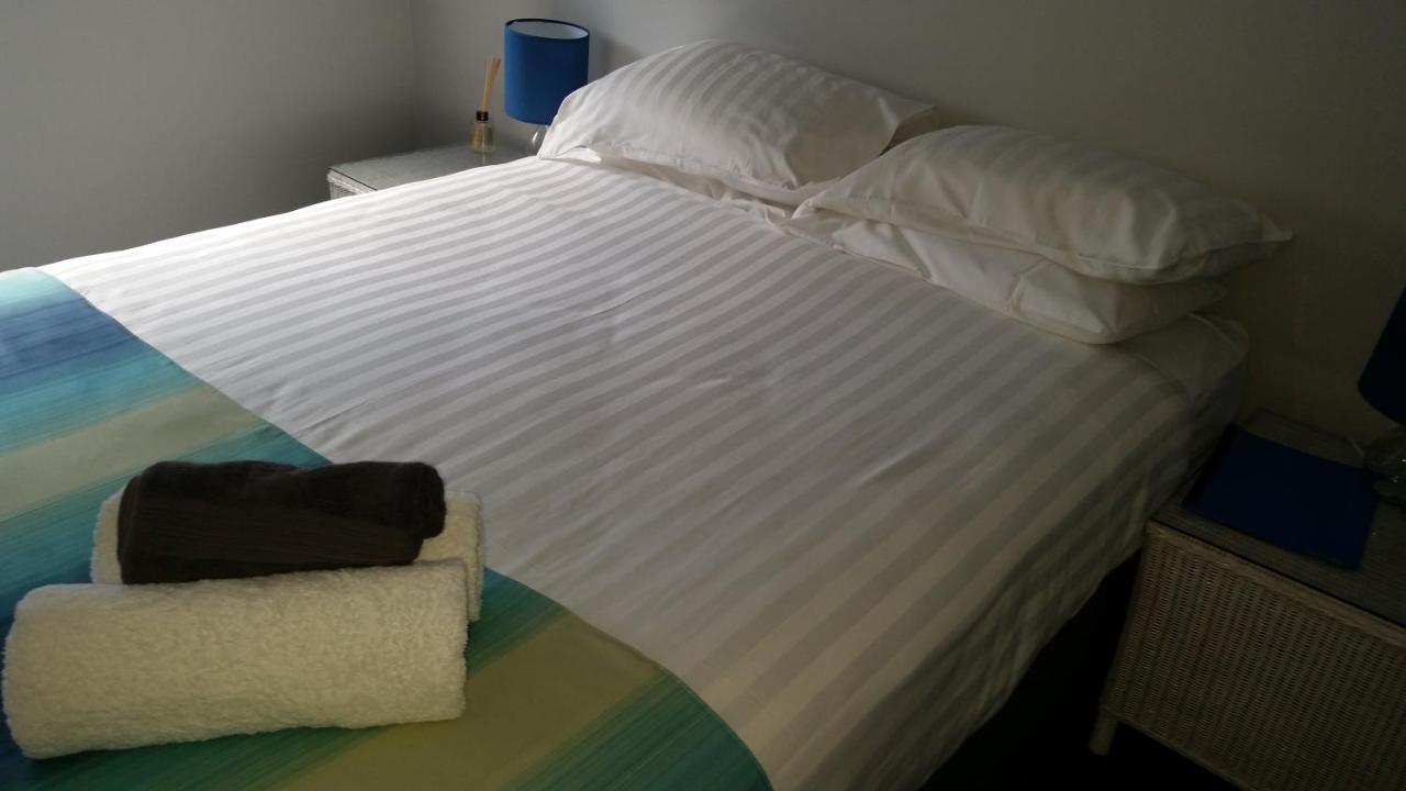 Budget Double Room with Shared Bathroom