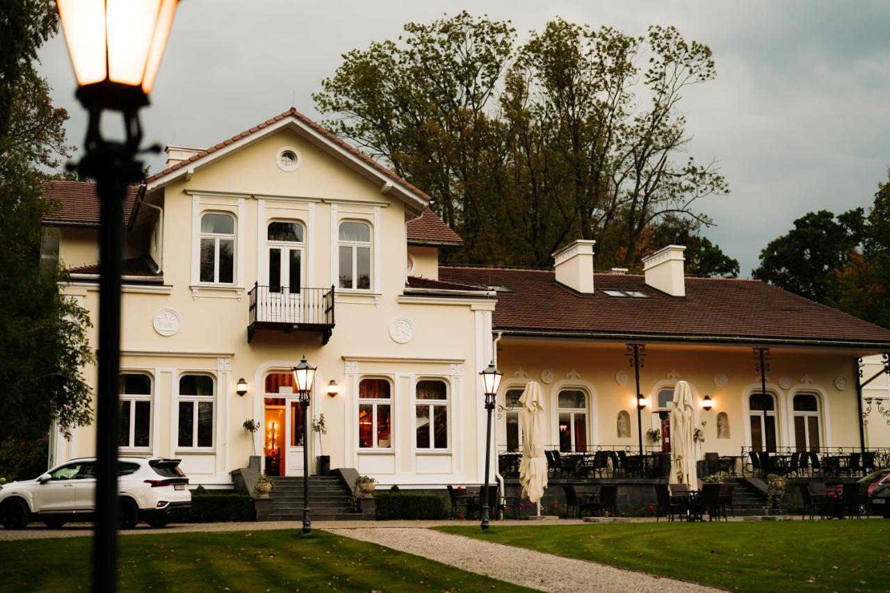 Dwór na Wolicy - Bed and Breakfast