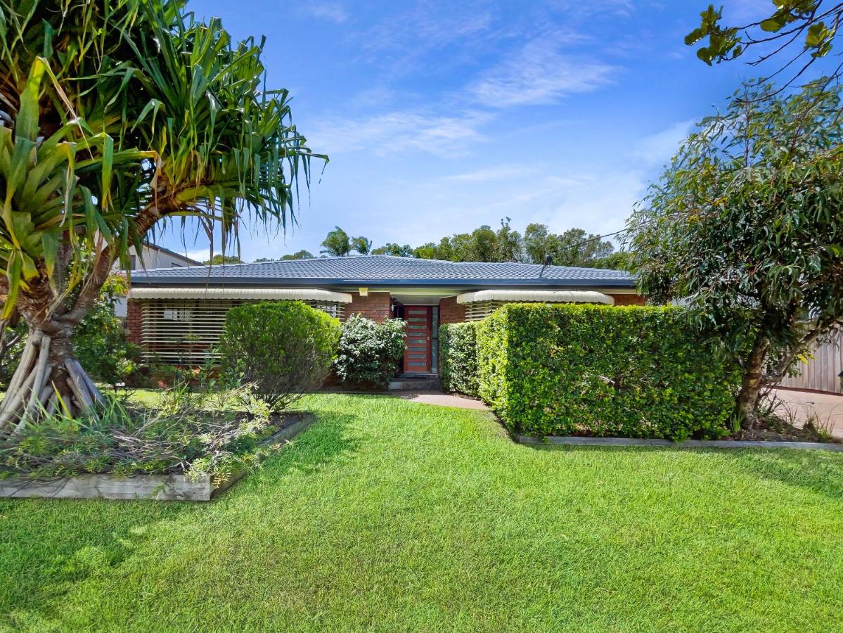 Absolute Beach Front Home -Dogs, Surf, Relax, Bush - B&B