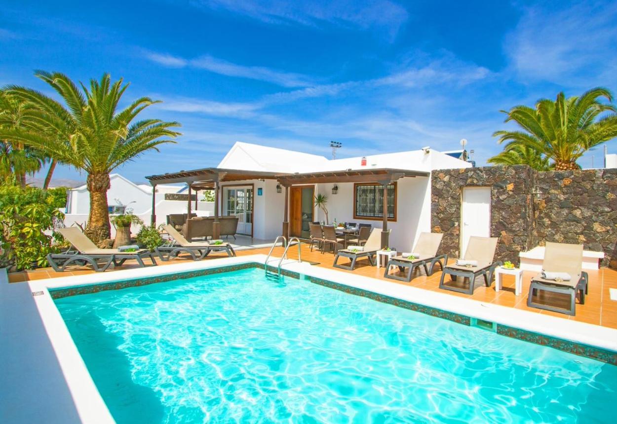 Exceptional 3 bedroom Villa Adsey -short walk to town - by Lanzarote Leisure Villas - Ferienwohnung