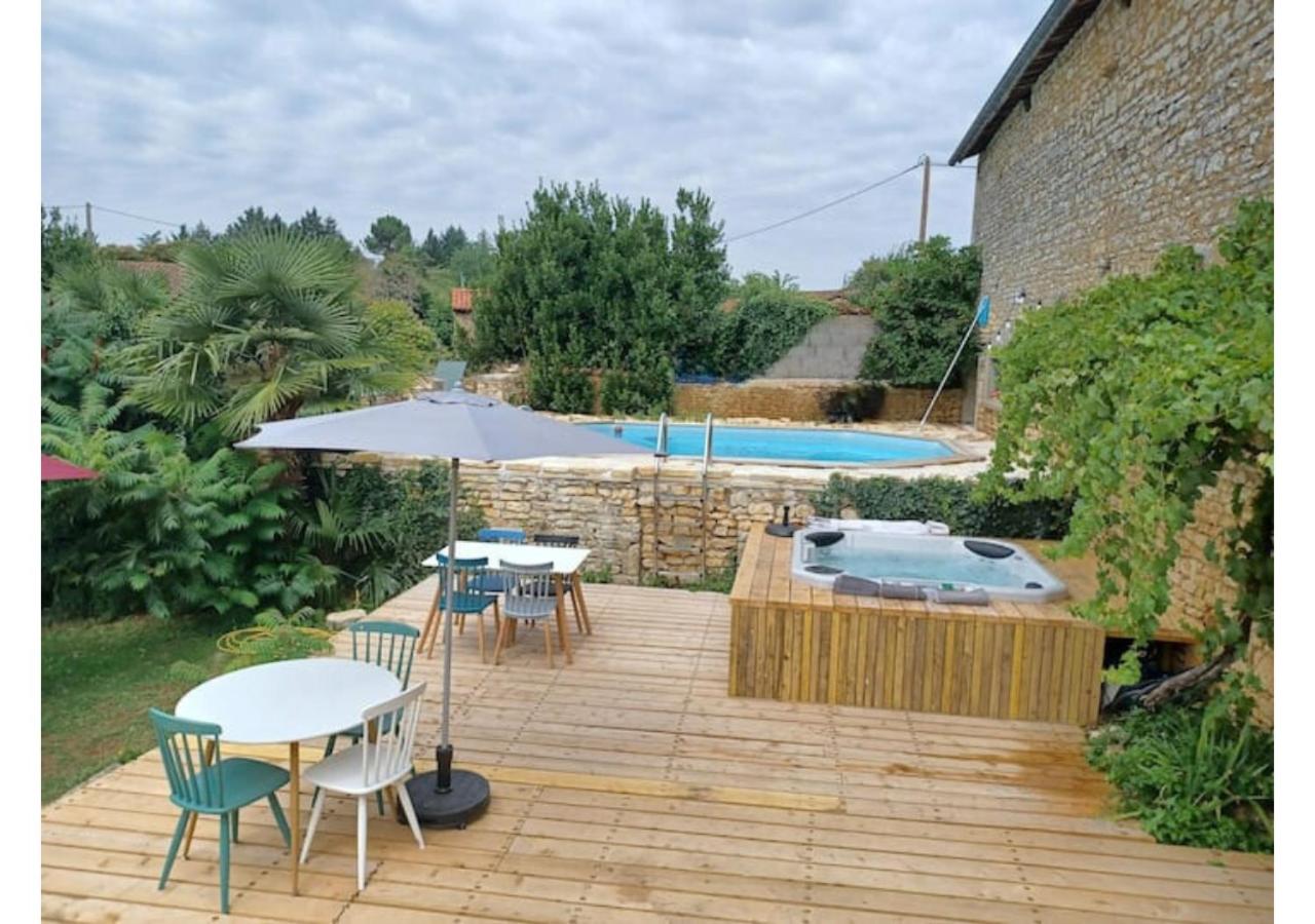 B&B La Poterie - Nid Charentais Angouleme pool jacuzzi - Bed and Breakfast La Poterie