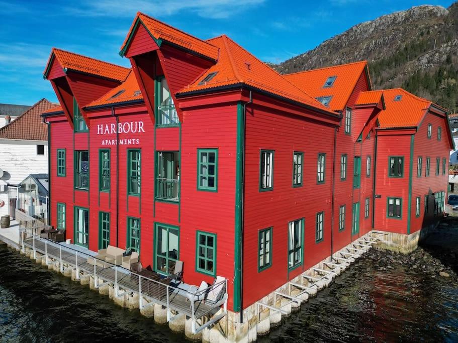 B&B Bergen - Seafront Apt. with Elevator and French Balcony - Bed and Breakfast Bergen