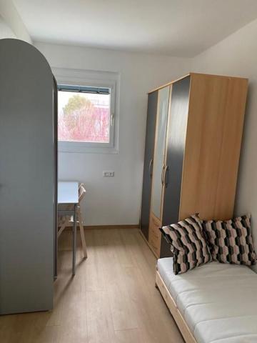 Two-Bedroom Apartment with Shower 