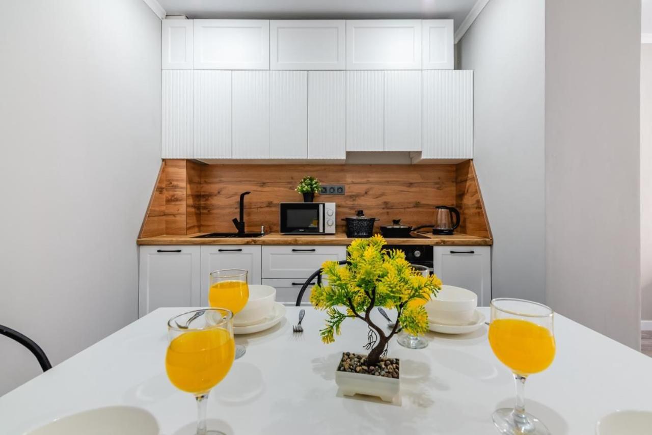 2ком кв с новым ремонтом и Видом на горы - B&B Almatý