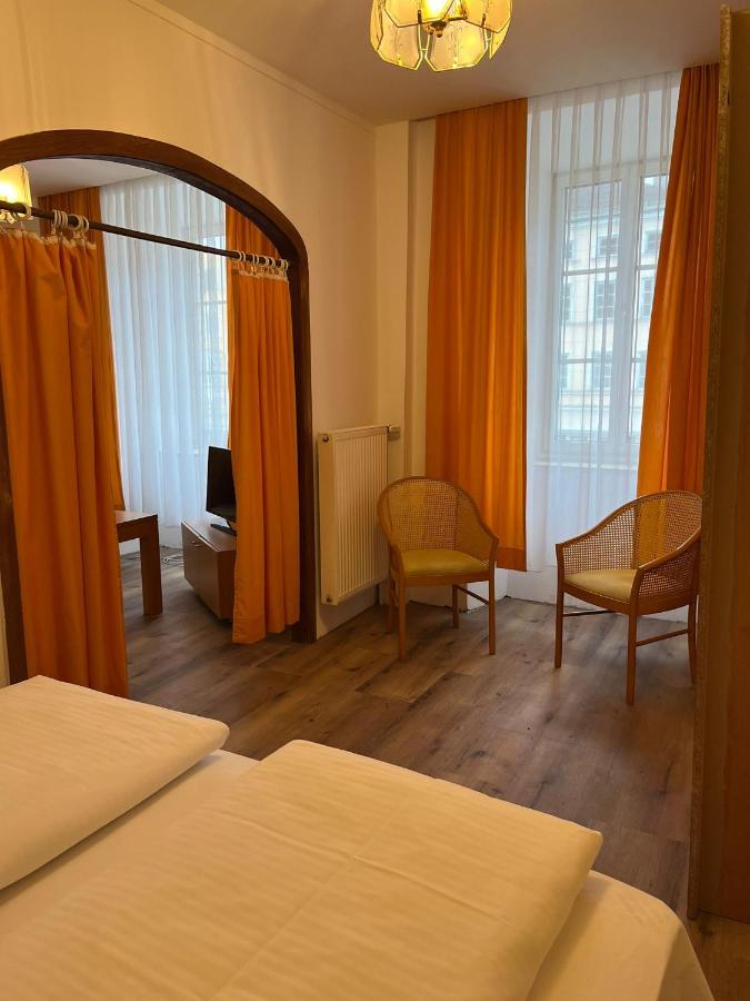 B&B Braunau am Inn - City Hotel Post 12 - Bed and Breakfast Braunau am Inn