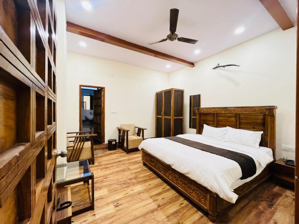 Deluxe King Room