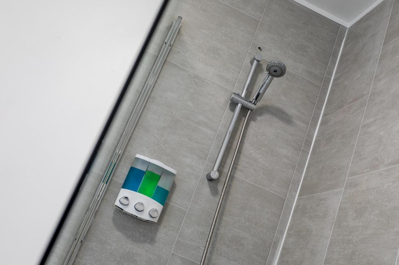 Habitación Triple Económica con baño compartido