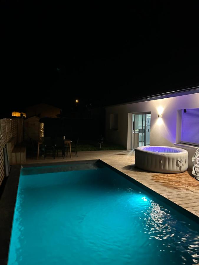 Aux portes de bordeaux Maison cocooning avec Piscine - B&B