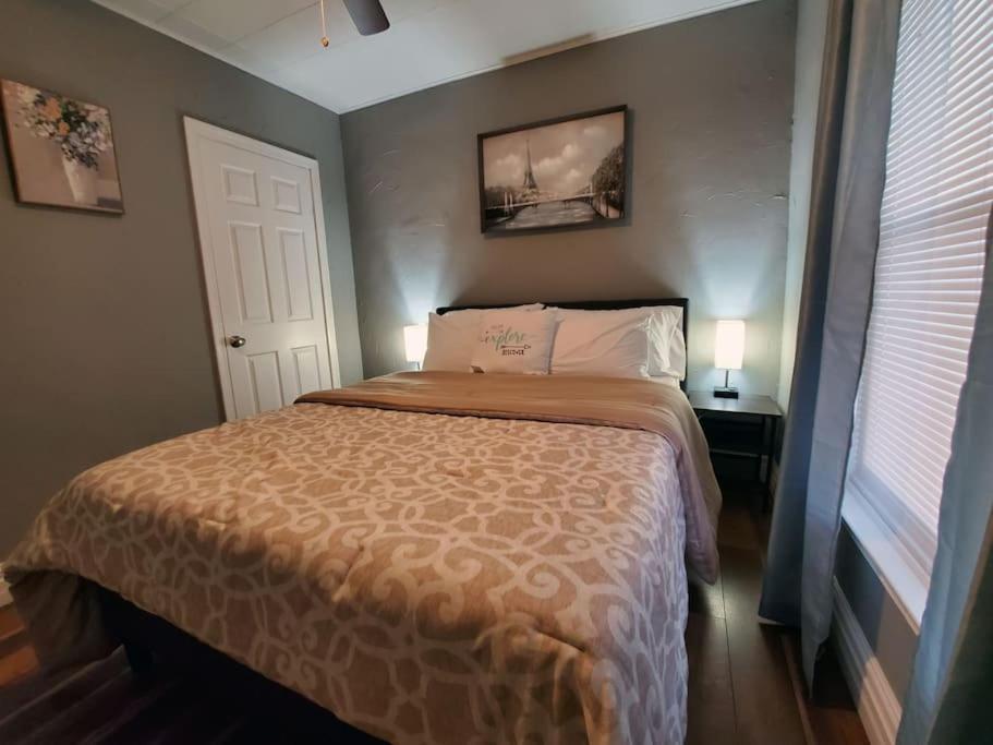 B&B Niagara Falls - Modern Getaway, Single Bedroom Full Apartment - Bed and Breakfast Niagara Falls