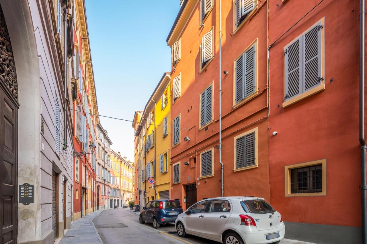 Design in Centro a Modena, pass parcheggio incluso, Appartamento Ciao Bella - B&B