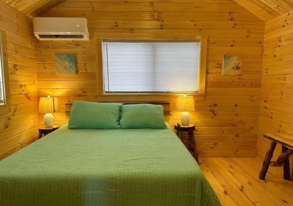 B&B Surf City - Rustic Cabin with loft in Surf City with Parking - Bed and Breakfast Surf City