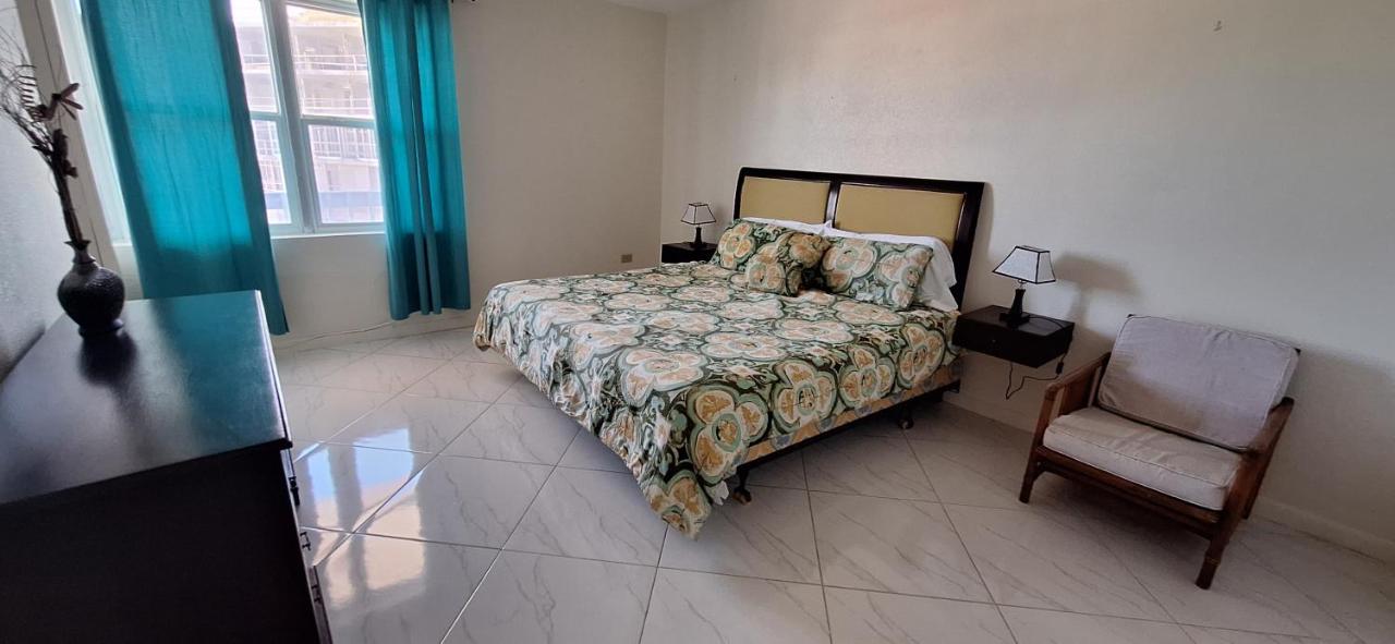 B&B Bridgetown - Seaview Property 3B Two Bedroom Apt Hasting Towers - Bed and Breakfast Bridgetown