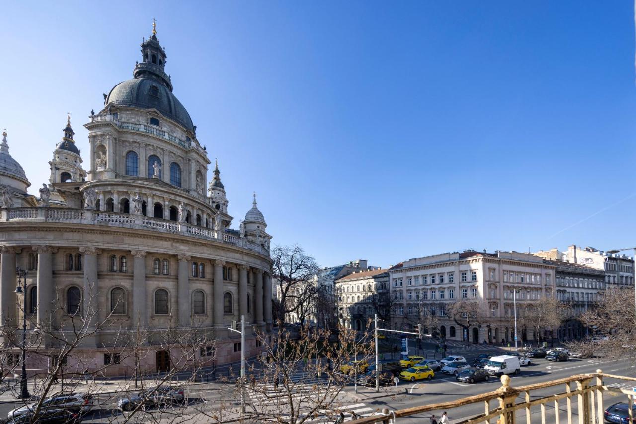 Luxurious Central Apartment w/ a Stunning View to the Basilica - B&B Budapest