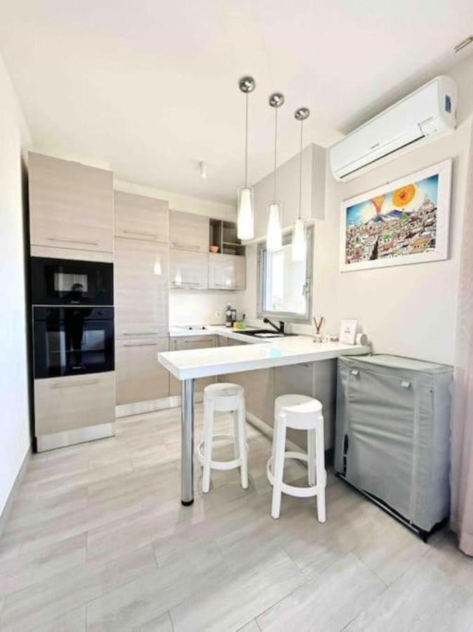 B&B Antibes - Il Gioiello : Apt 2 pers, Clim, Piscine, Parking - Bed and Breakfast Antibes