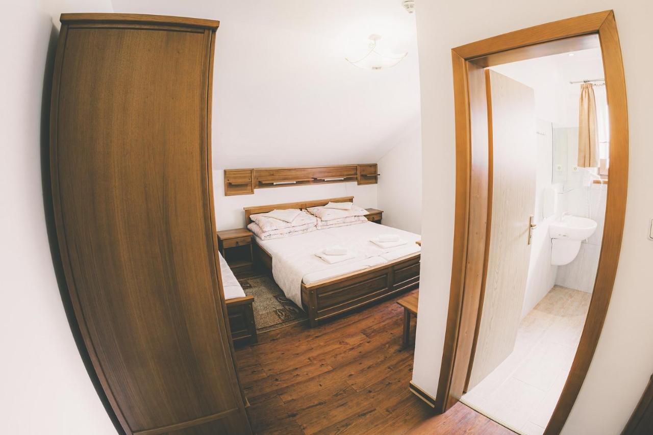 Economy Triple Room