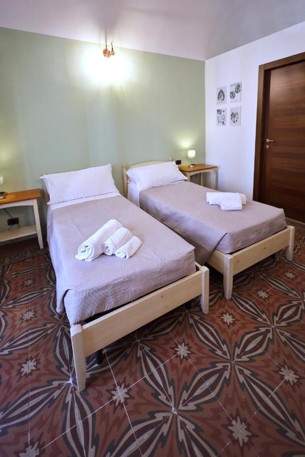 Chambre Lits Jumeaux avec Salle de Bains Privative